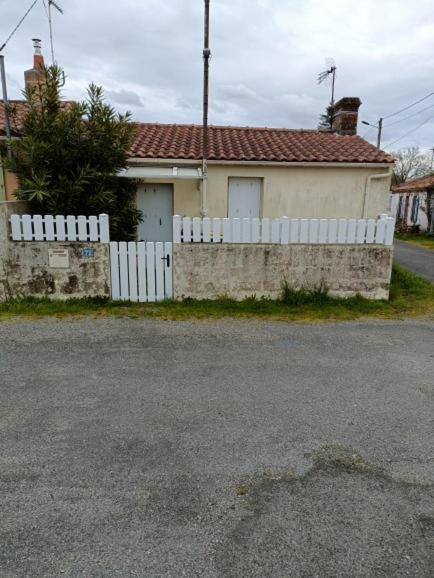 פורניק Maison Dans Hameau 6 Km De La Mer מראה חיצוני תמונה
